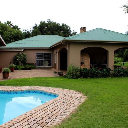Bietjie Rus Guest House Addo Ngoại thất bức ảnh