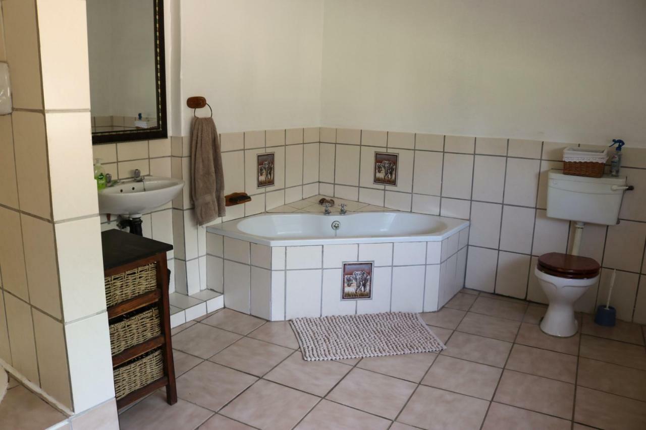 Bietjie Rus Guest House Addo Ngoại thất bức ảnh